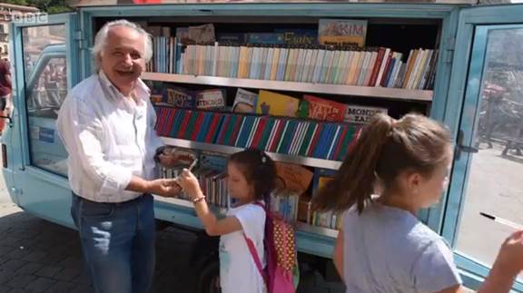 antonio's mobile library delights kids